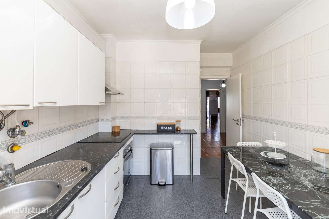 Apartamento T3 em zona central da Quinta do Conde-10