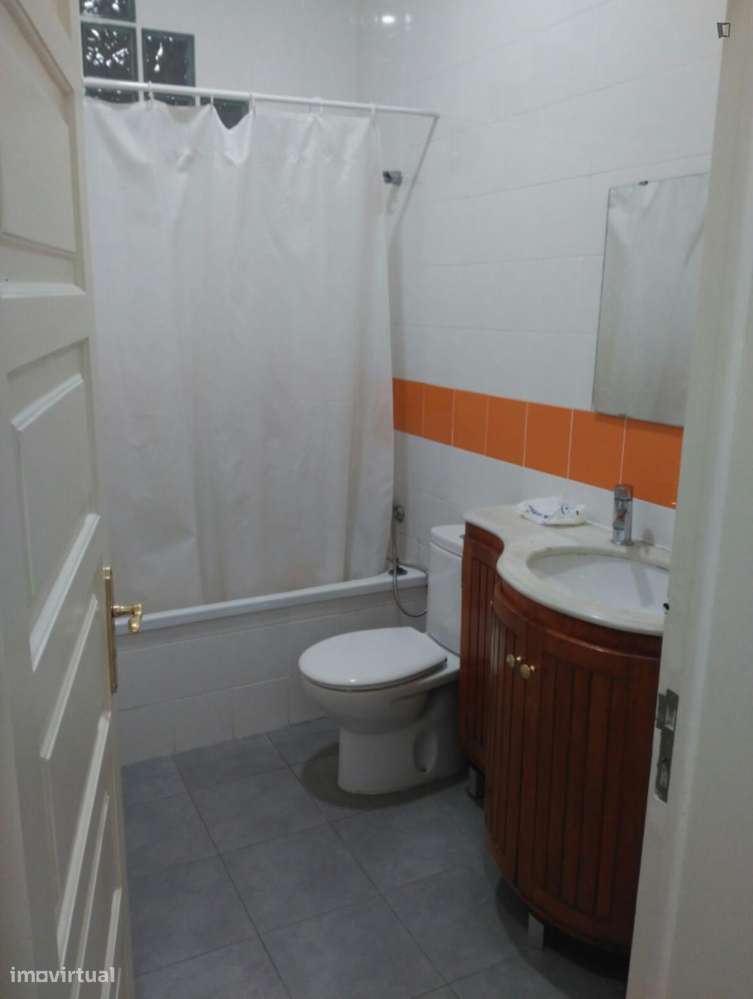 Quarto - localizado em Arroios Lisbon - Grande imagem: 5/6