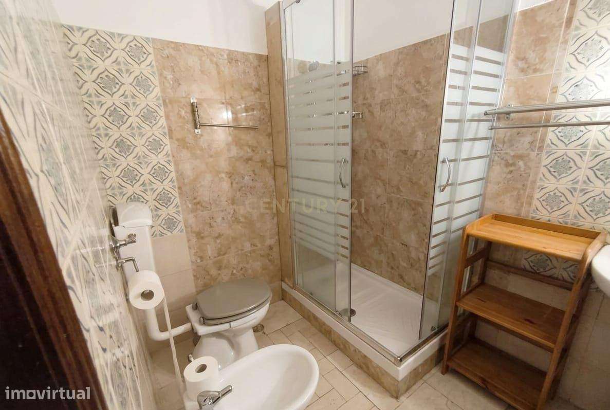T1 com excelentes áreas, varandas e arrecadação – Forte da Casa-14
