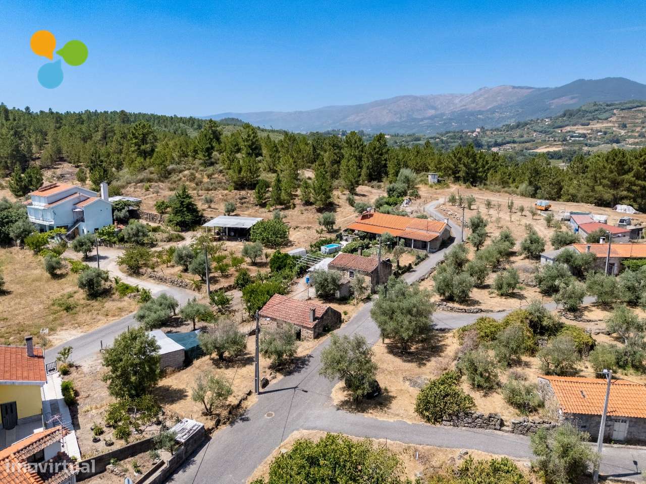 Quintinha com moradia geminada para remodelar – Borralheira, Teixoso - Grande imagem: 2/28