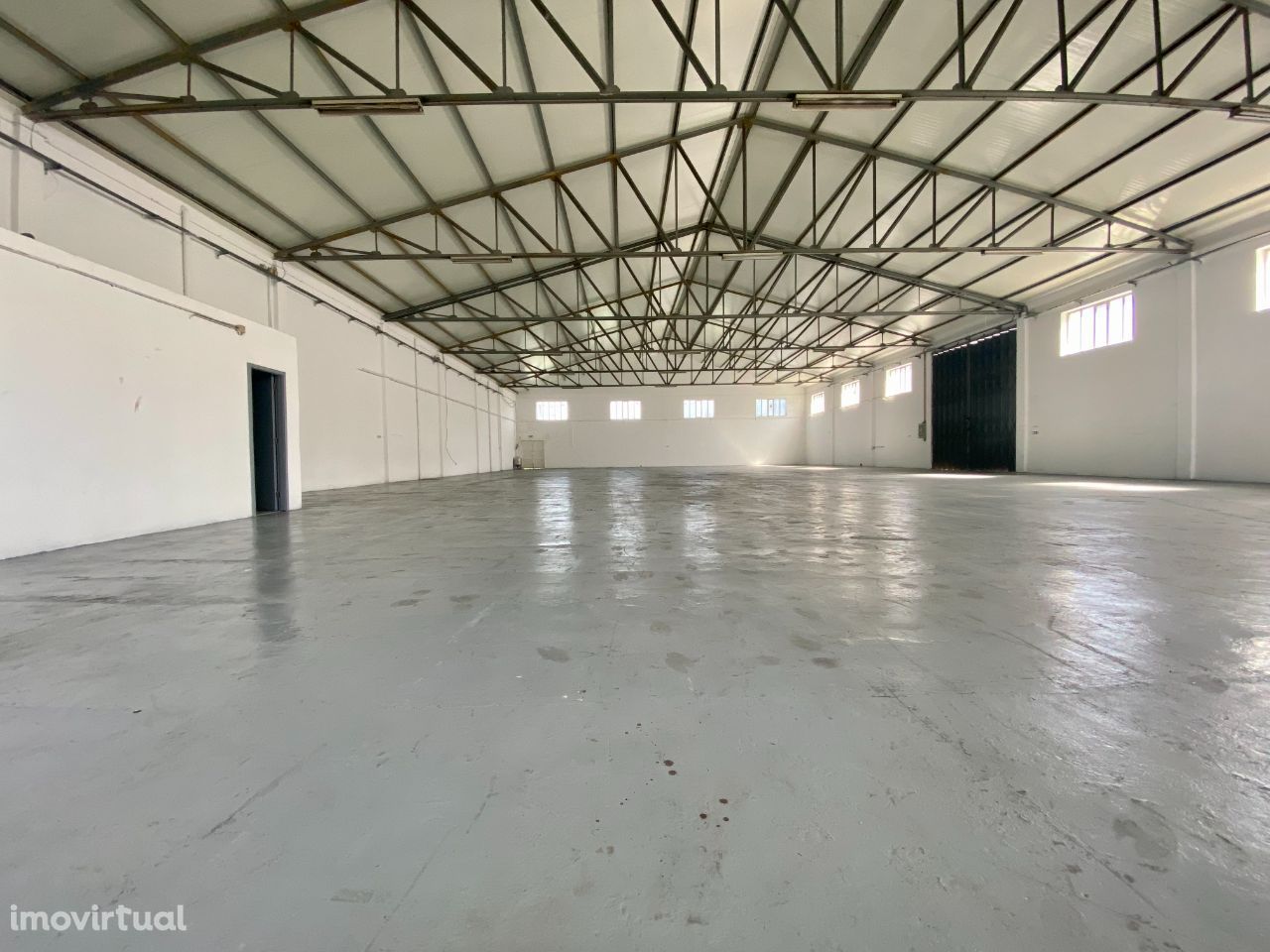 Armazém Renovado c/ 1000m2