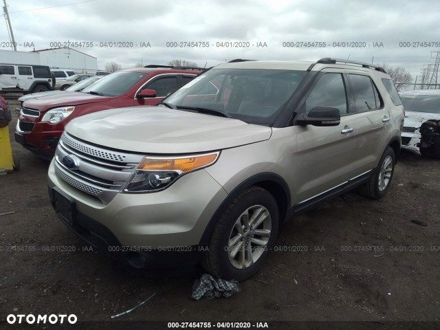 Podsufitka Ford Explorer 2011 - 3