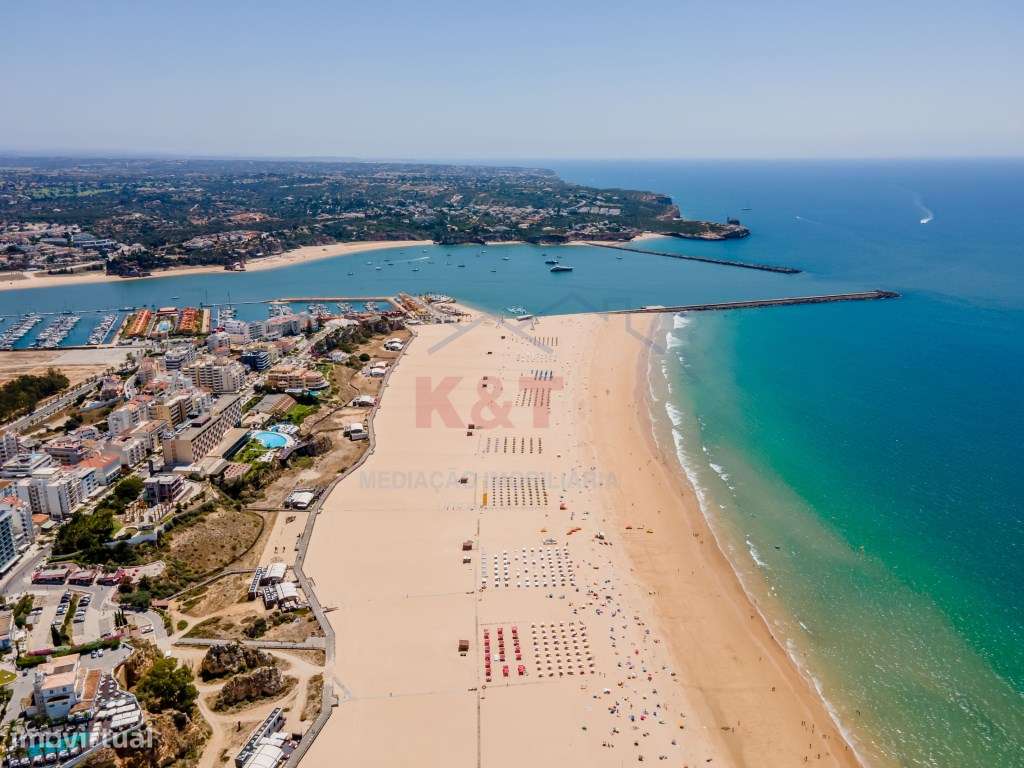 T2 na Praia da Rocha totalmente Remodelado-27