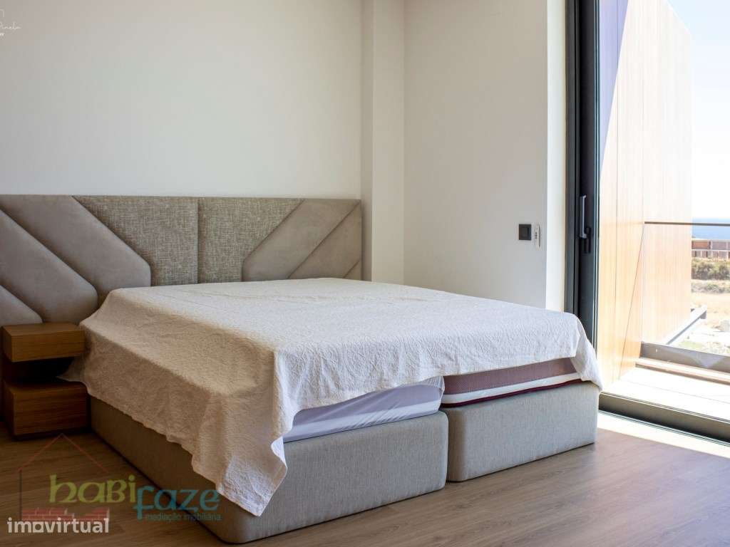 Vende-se Moradia de Luxo T5 com piscinas e Vista Mar-13