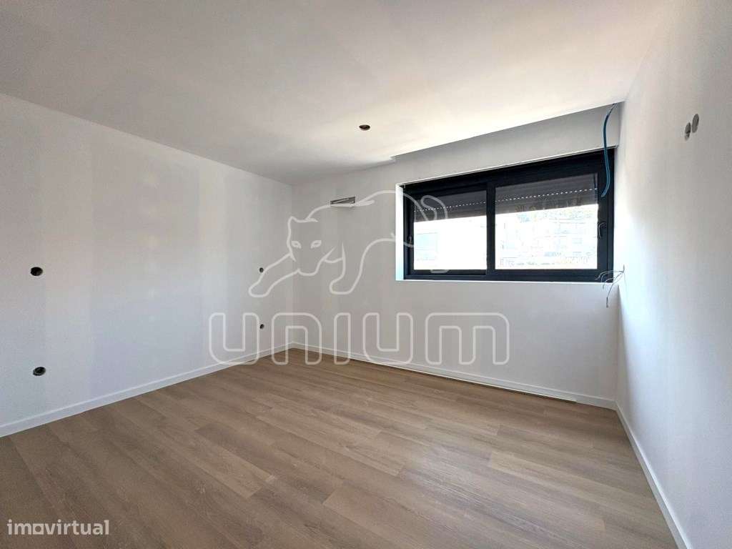 Apartamento T2 na Meadela - Grande imagem: 3/9