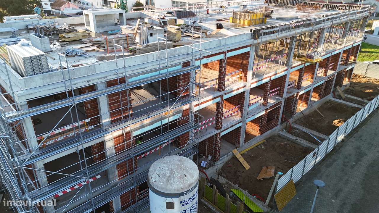 Apartamento T2 Em construção na Madalena-15