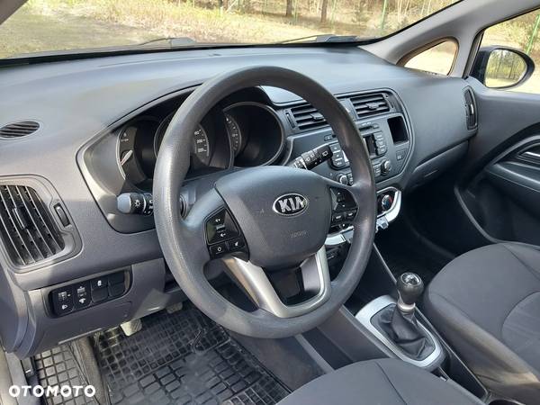 Kia Rio 1.2 L - 11