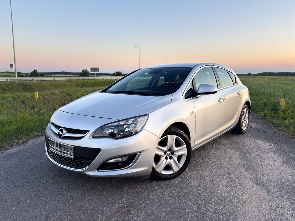 Opel Astra J 2013