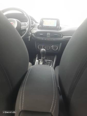 Fiat Tipo Station Wagon 1.3 M-Jet Lounge Tech J17 - 9