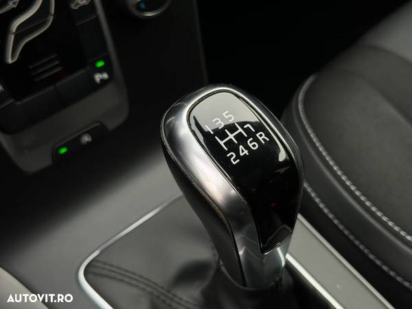 Volvo V40 D2 DRIVe Momentum - 25