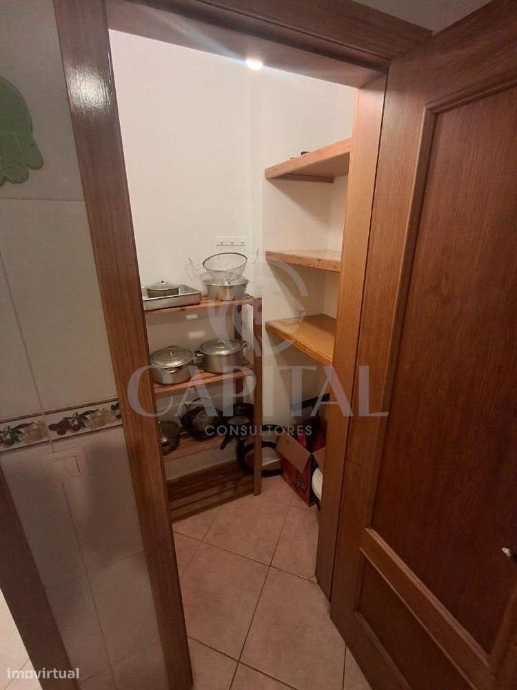 Apartamento T2 +1 com sótão independente - Grande imagem: 4/10