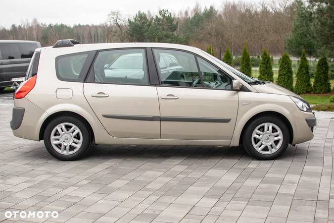 Renault Grand Scenic - 15