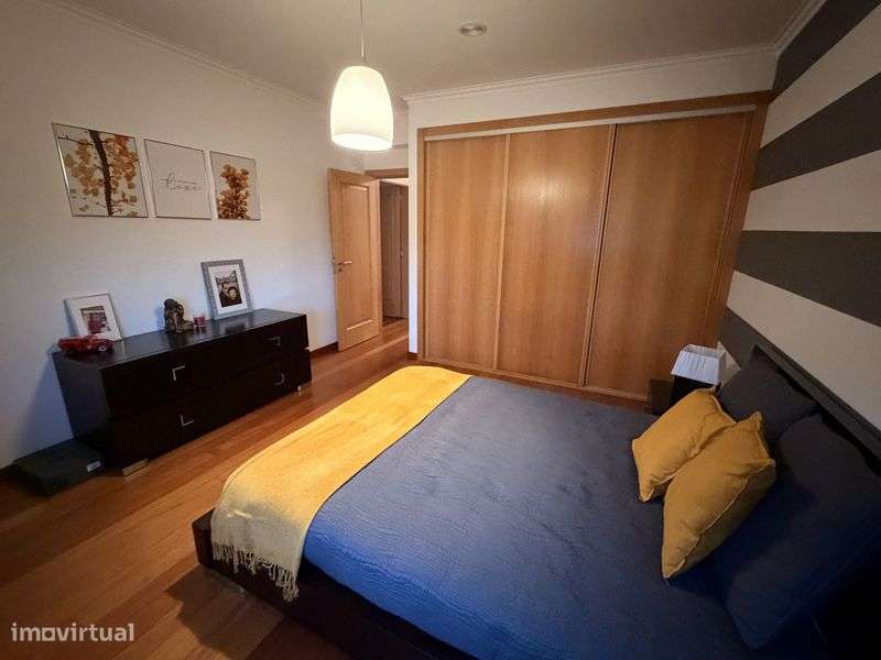 Moradia Geminada V4+1 - Fragosela de Cima - Grande imagem: 5/12