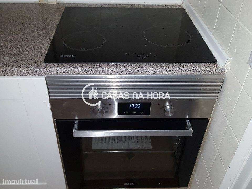 Pinhal Novo, T2 com logradouro semi-equipado - Grande imagem: 4/16