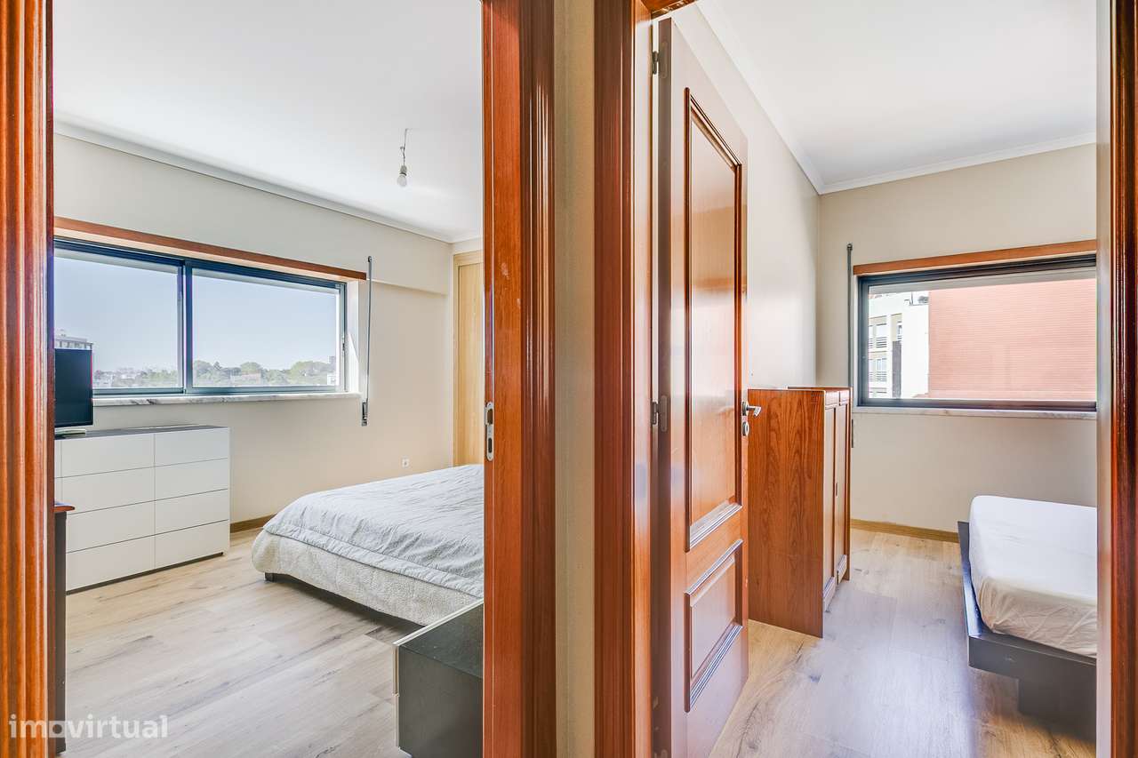 T3 nas Laranjeiras com Parqueamento e Arrecadação-19