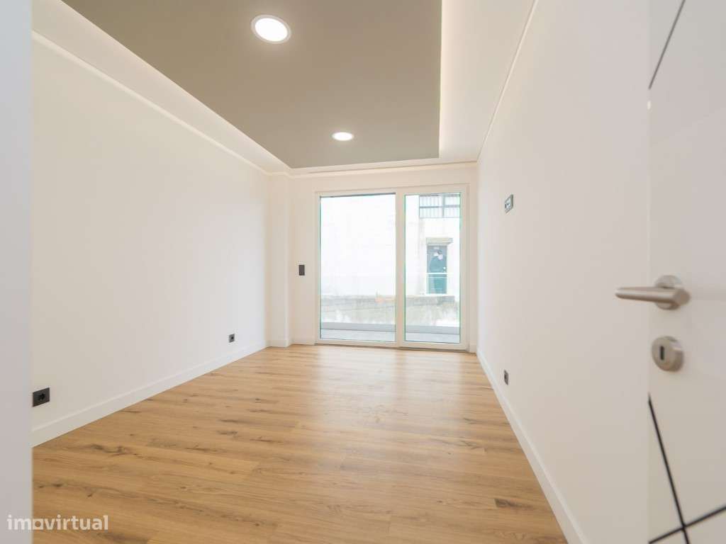 MORADIA NOVA T4 COM PISCINA - SERRA DE CASAL DE CAMBRA-20