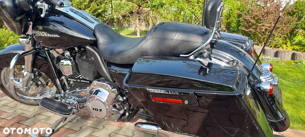 Harley-Davidson Touring Street Glide - 17