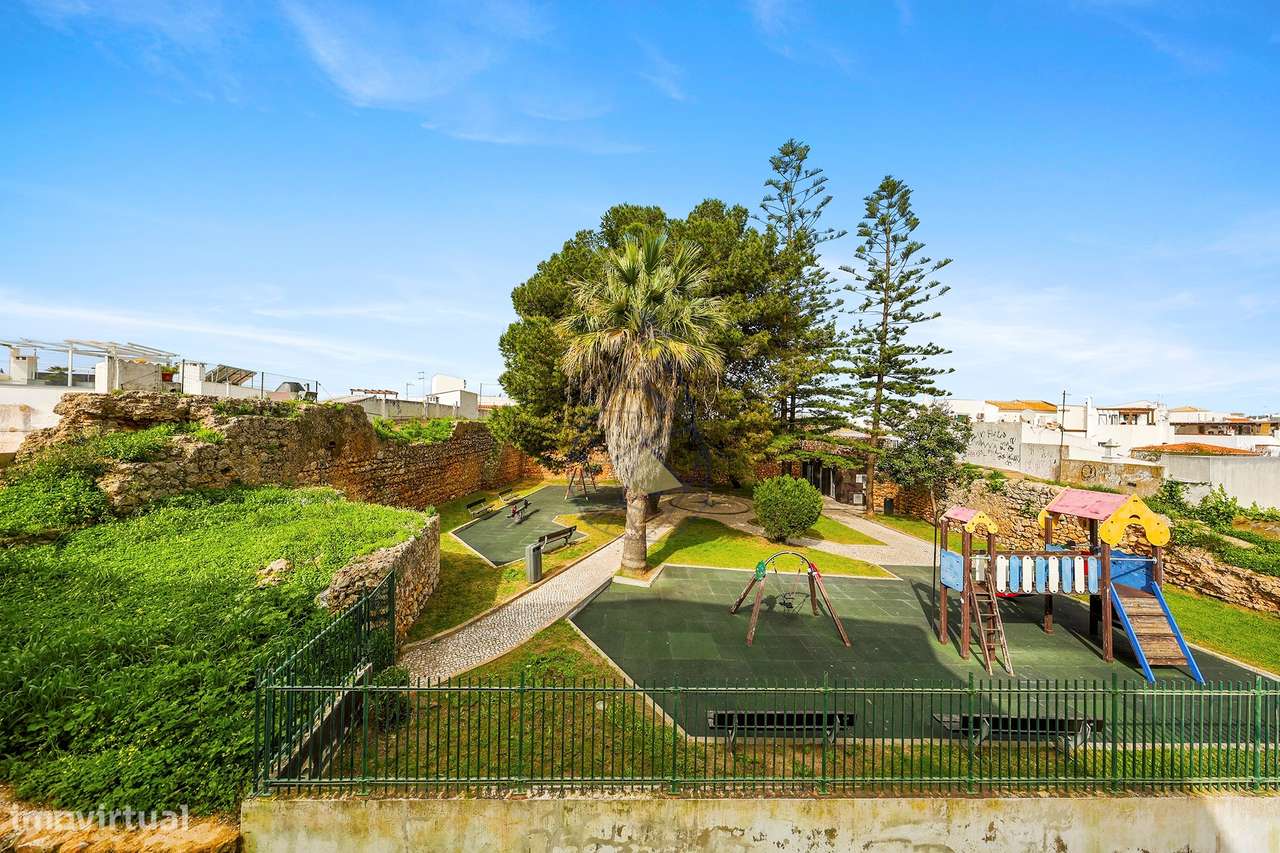 Apartamento com 2 quartos ,Piscina e lugar de estacionamento em Alvor-5