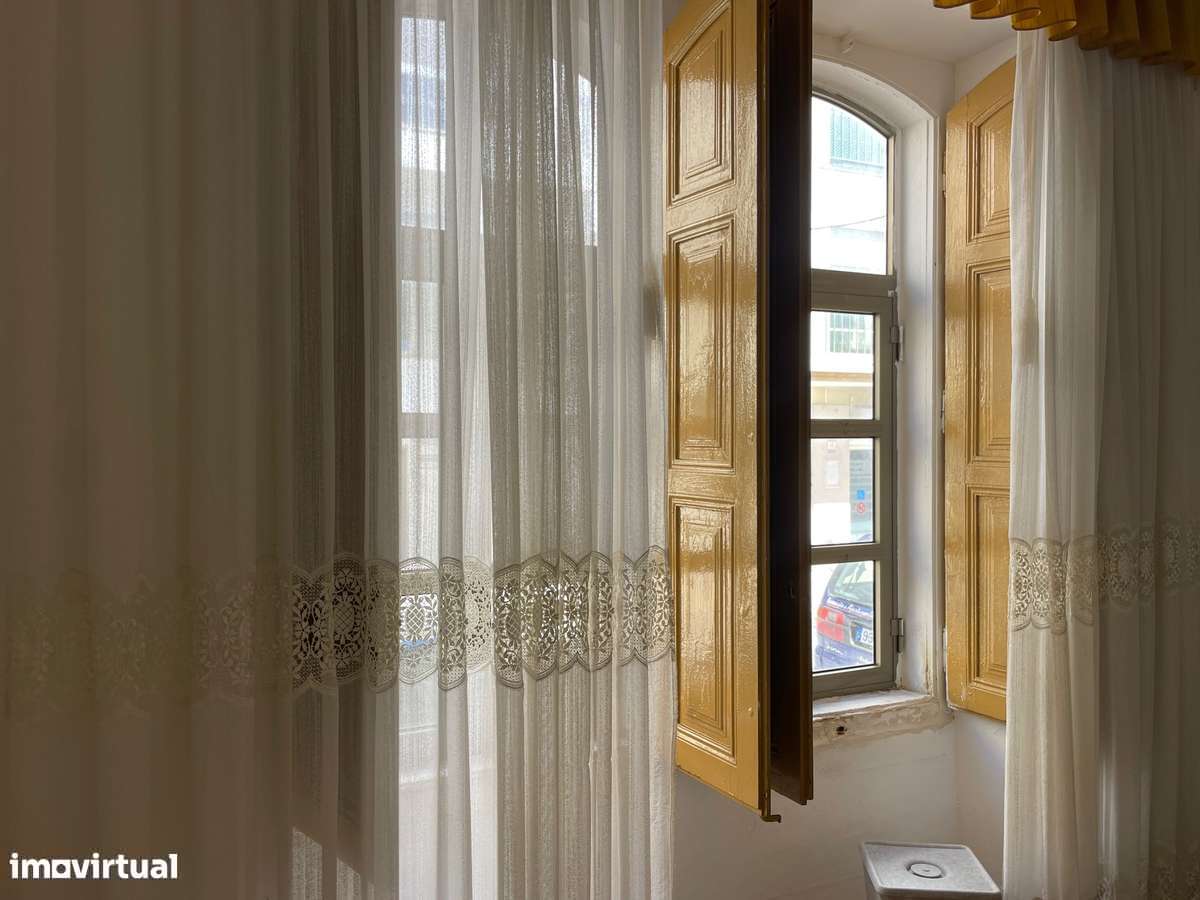 Moradia T4 com quintal-5