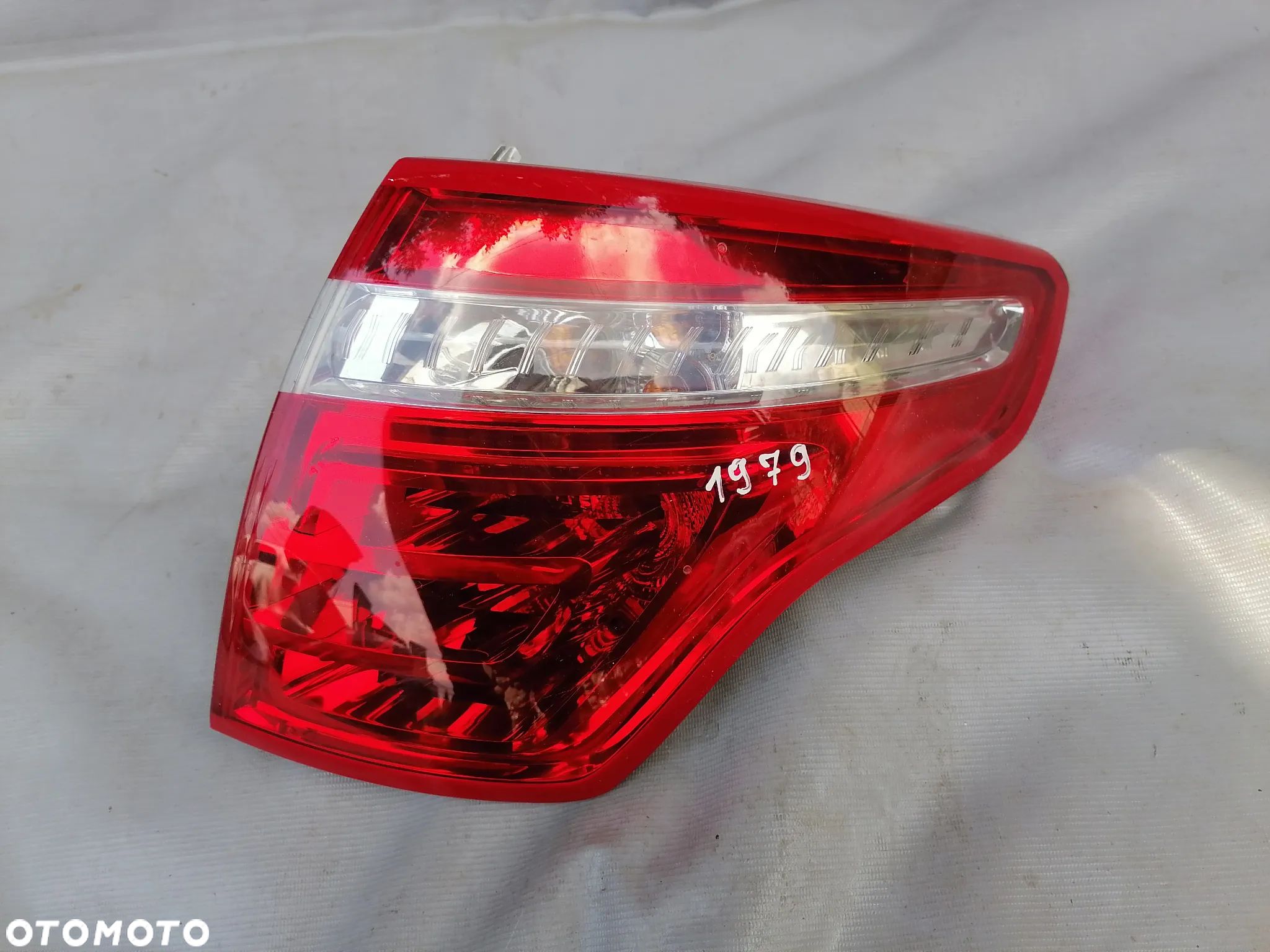 Lampa prawa prawy tył Citroen C4 Picasso 9653547480 - 1