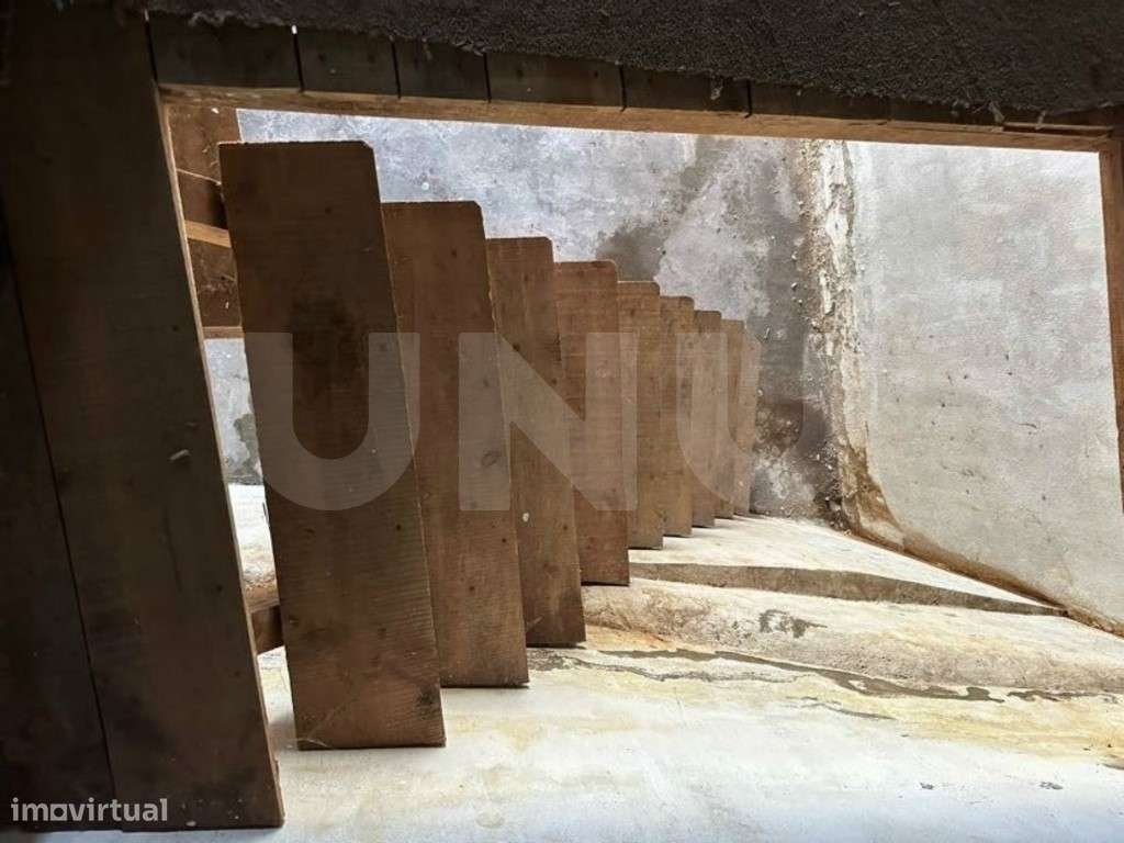 Garagem Privativa com dois pisos na Zona do Sineiro, na Covilhã! - Grande imagem: 5/9