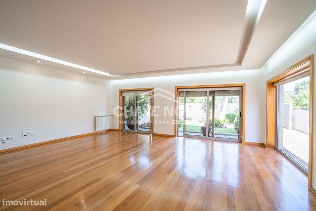 Moradia Geminada V3 c/ Jardim e Garagem em São João de Ver - Grande imagem: 5/24