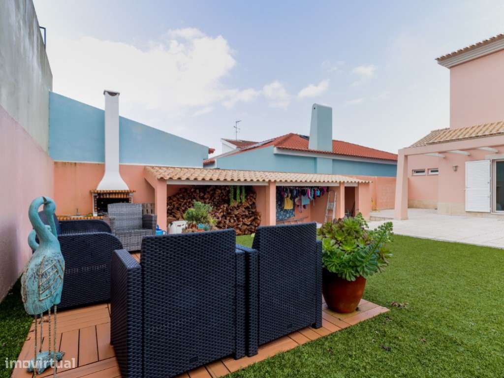 Moradia independente à venda no centro de V.N. Santo André-4