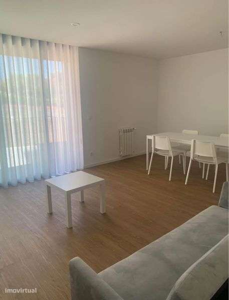 Arrenda-se T2 Azurém Estudios Um - Grande imagem: 4/10