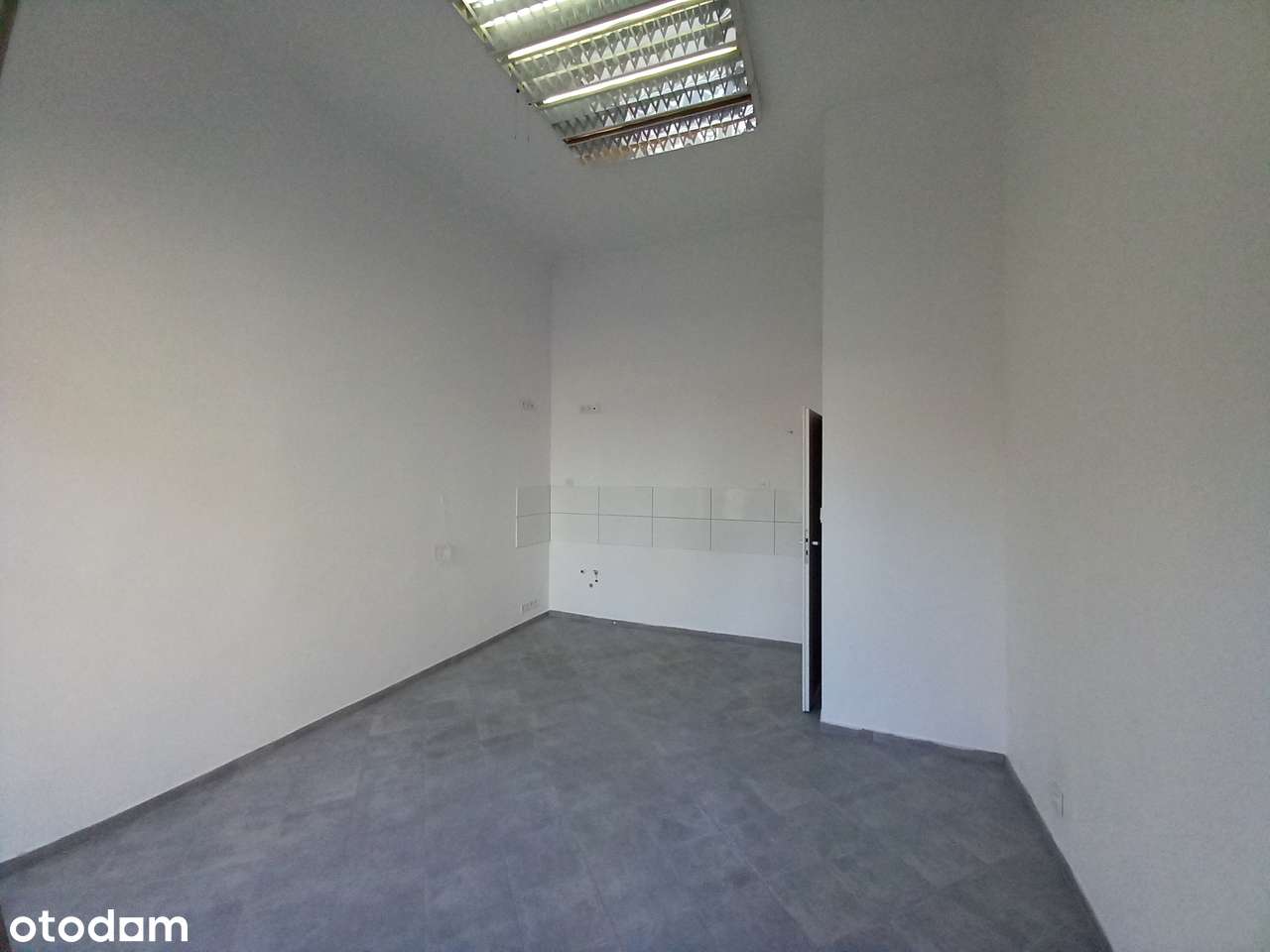 Gotowy lokal w ścisłym centrum w Jeleniej Górze-0