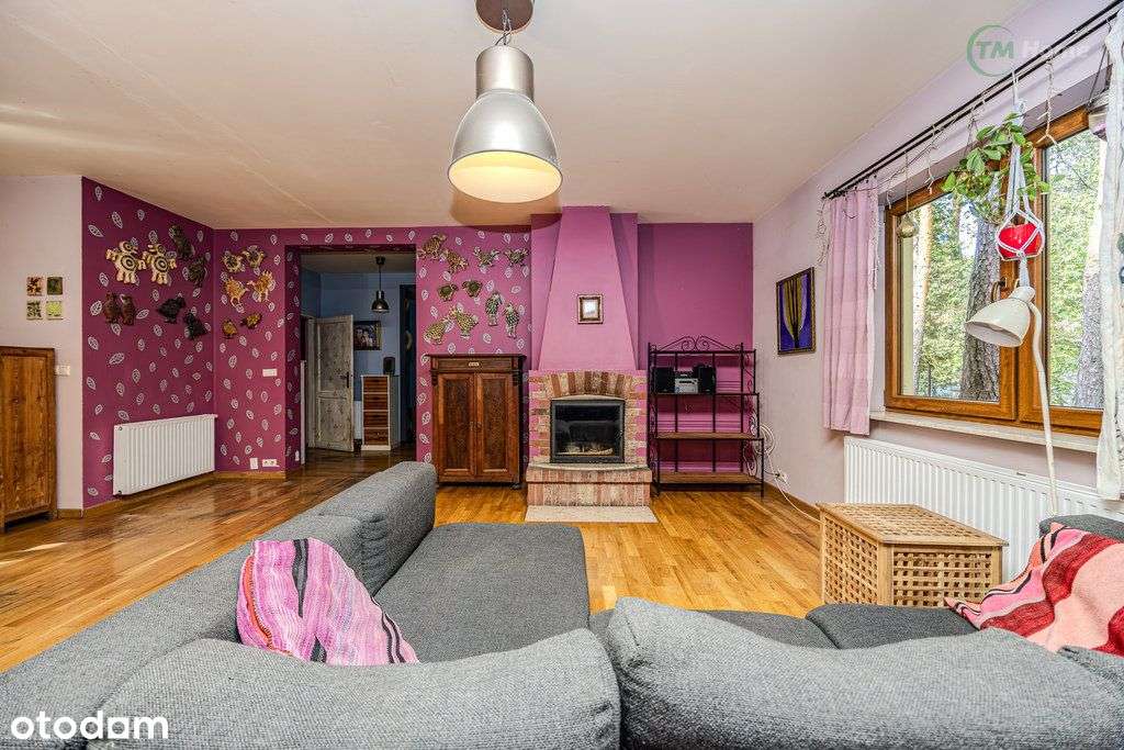 Józefów, dom wolnostojący otoczony sosnami.-6