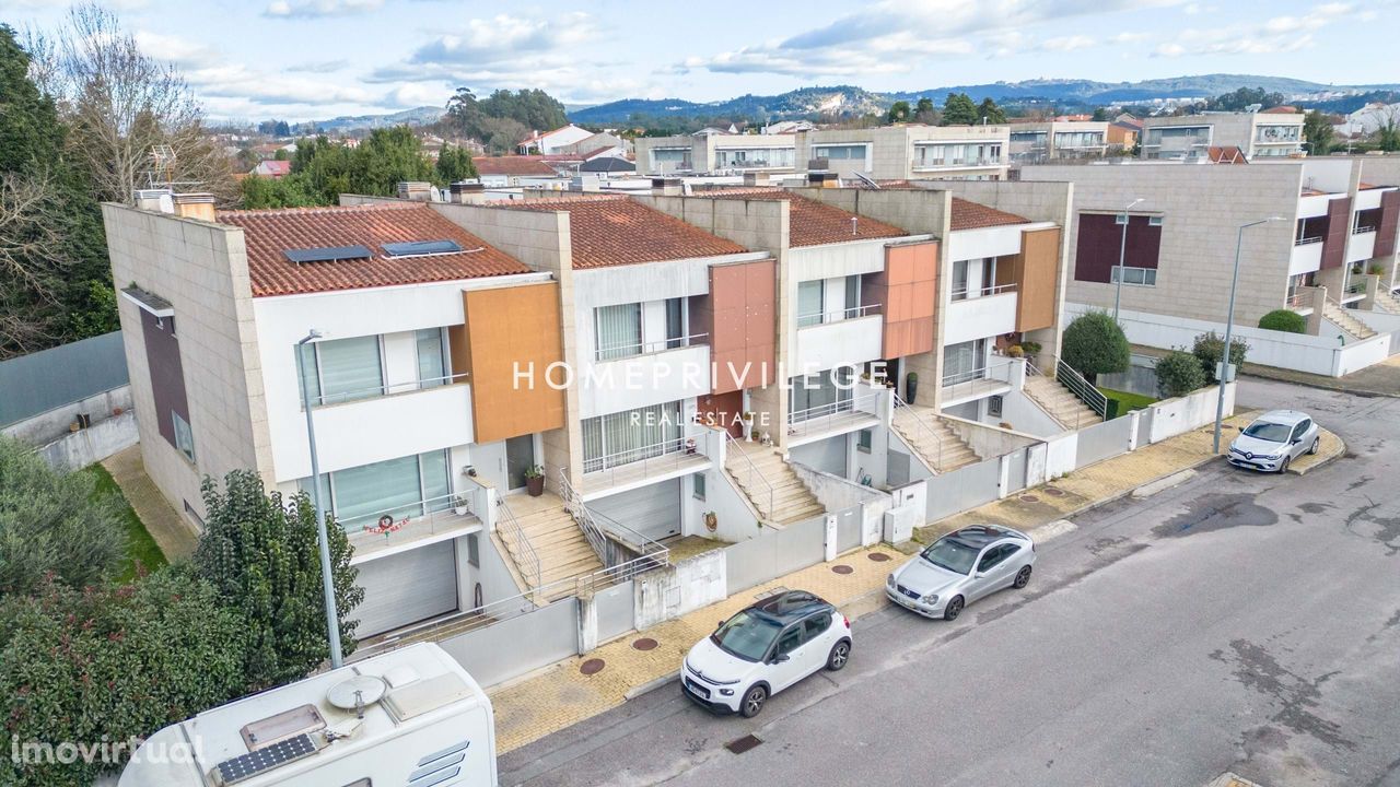 Moradia T4+1 com terraço | Condomínio Quinta do Carmo (Merelim) | Cent