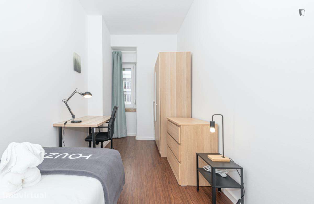 Quarto - localizado em Marquês de Pombal Lisbon - Grande imagem: 2/23