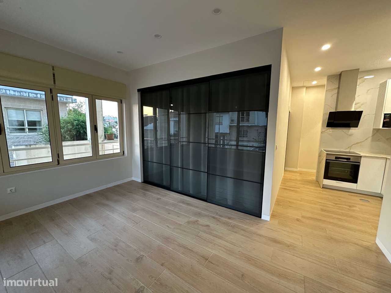 T0 renovado e equipado a estrear com AC junto ao Parque Oriental - Grande imagem: 3/12