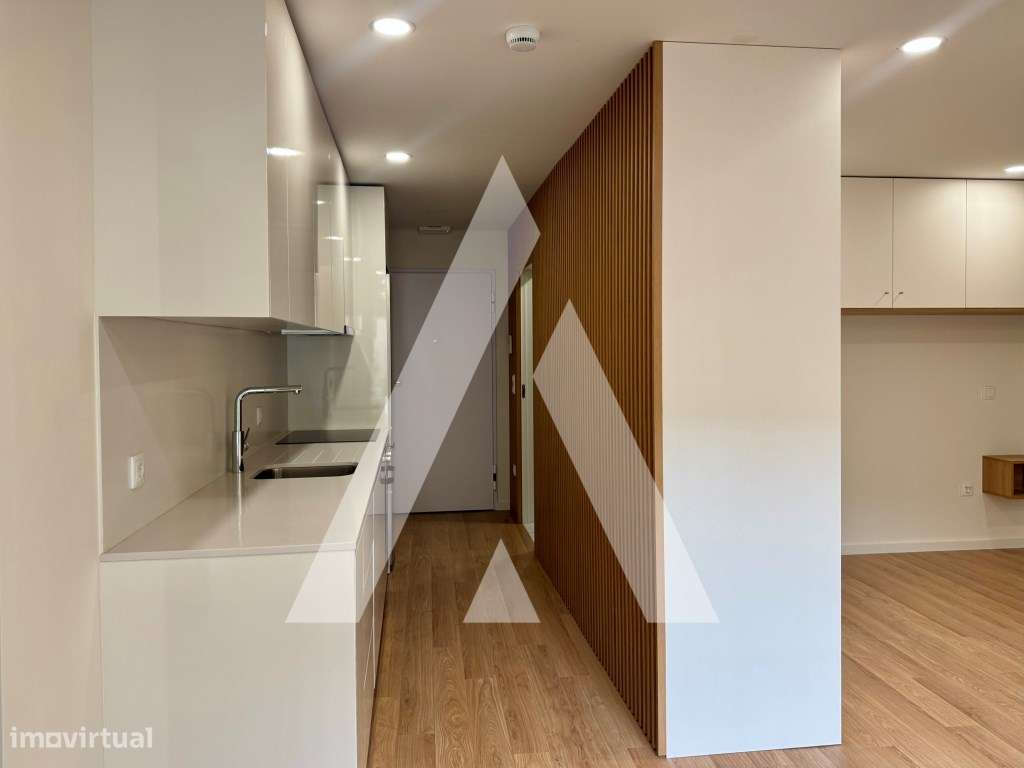 Apartamento T1 com Amplo Terraço no Centro do Porto-5