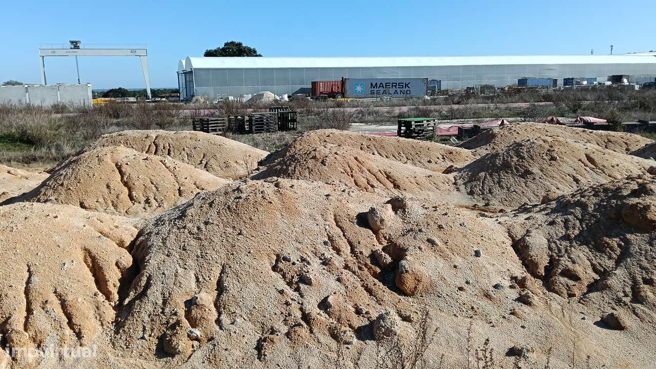 Terreno rustico com 24.200 m², com área urbana-13