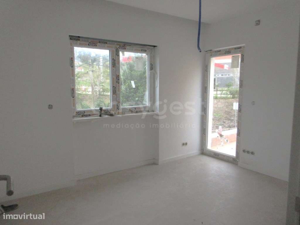 Moradia T3+1 Totalmente Remodelada em Torres Vedras-13