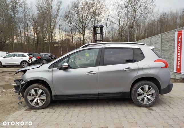 Peugeot 2008 1.2 Pure Tech GPF Style - 11