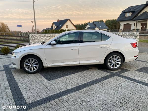 Skoda Superb 1.6 TDI Ambition DSG - 4