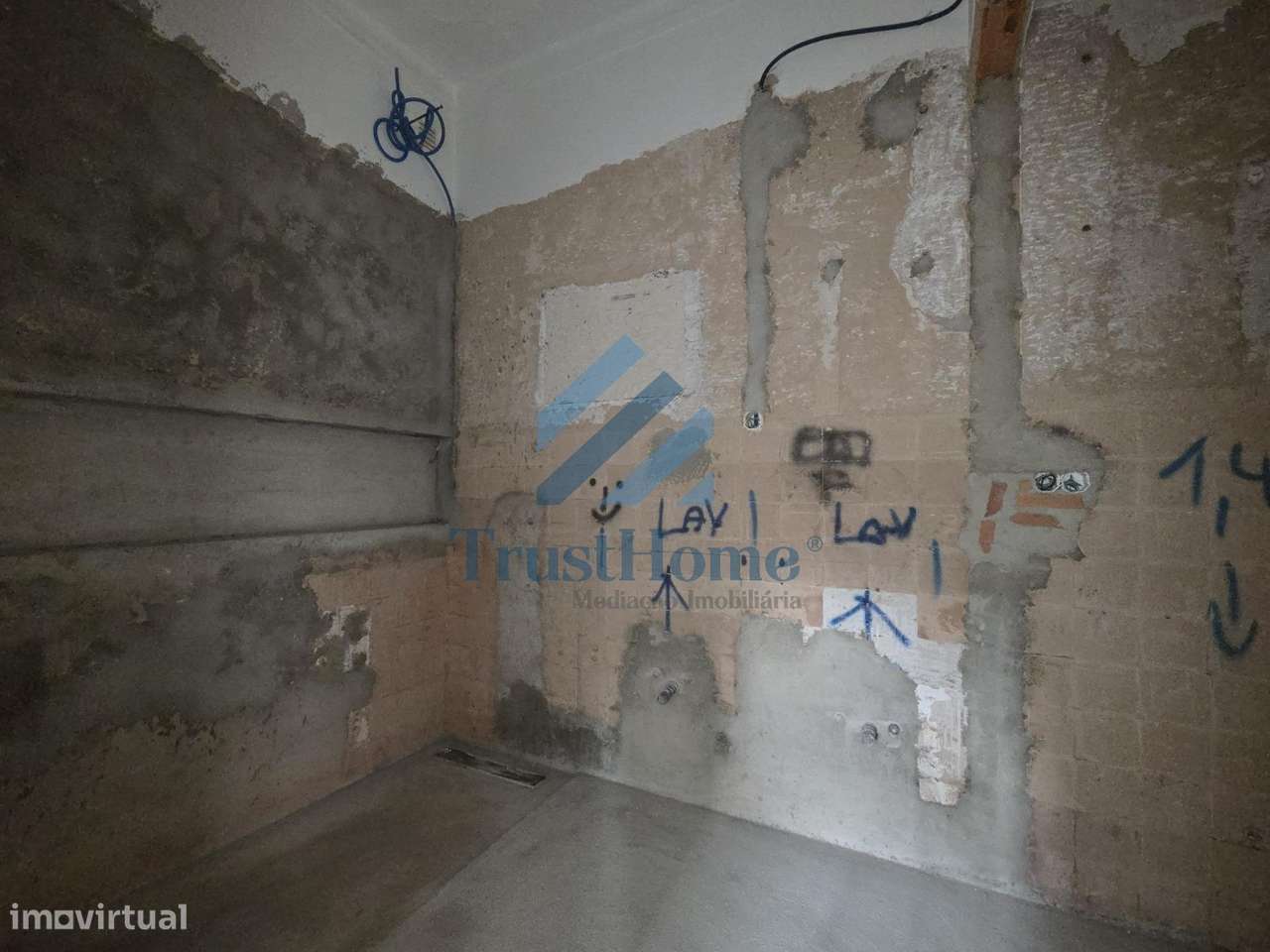 V4 para remodelação em São João da Ribeira a 13 Km de Rio Maior-30