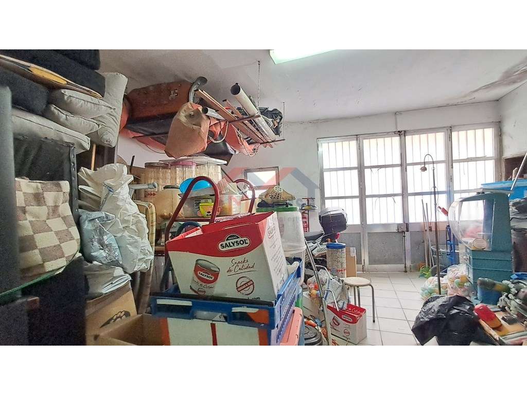 Moradia V3 com garagem no centro - Loulé-29