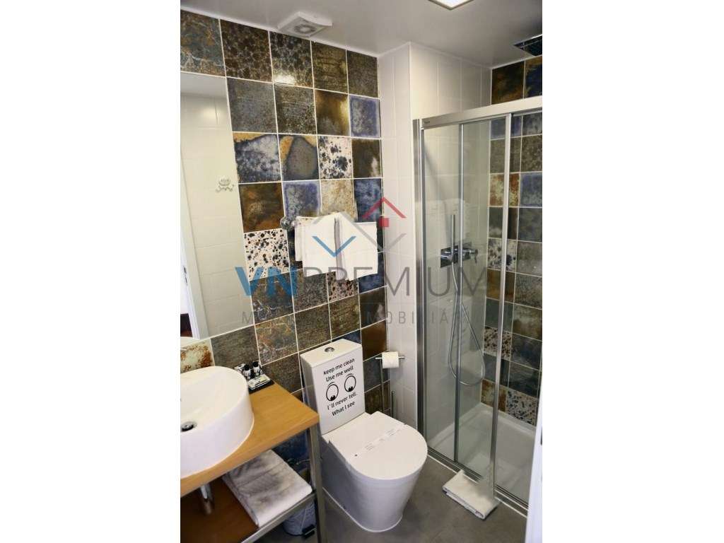 Charmoso Hostel a venda em Lisboa junto ao terminal dos Barcos de C...-5