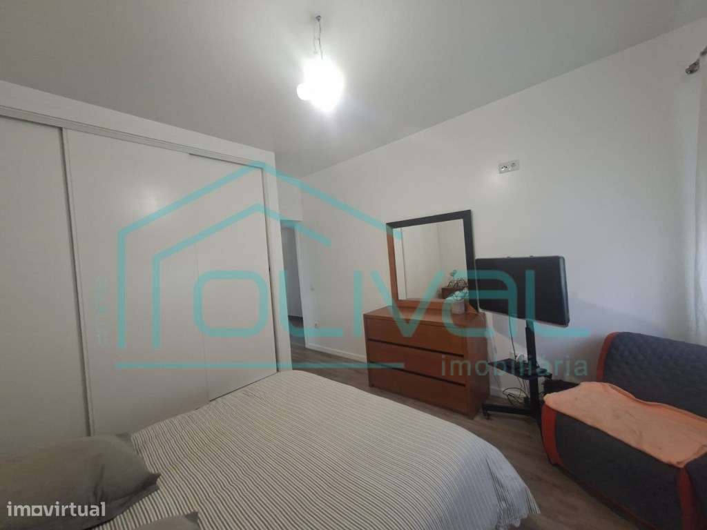 Apartamento T3 com Excelente Áreas-17