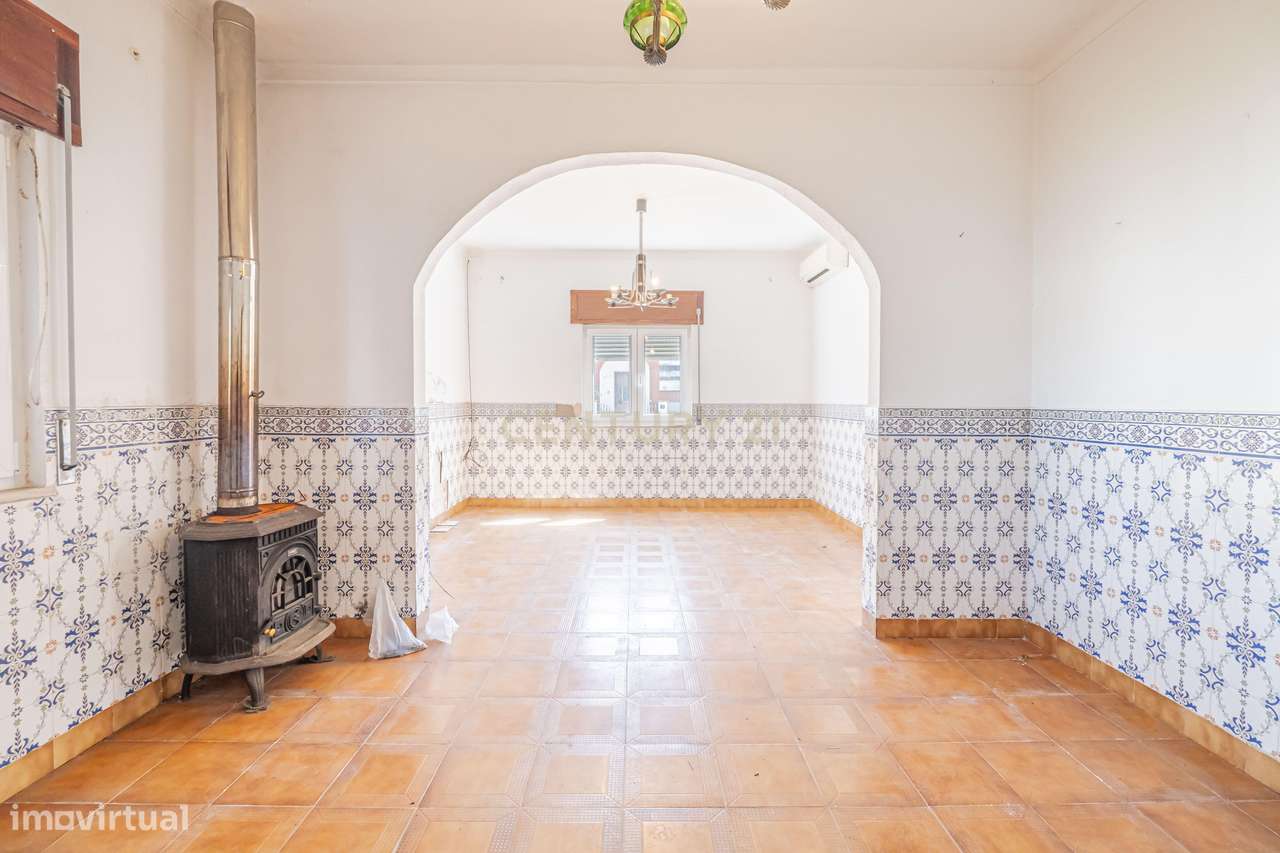 Moradia T3 com Quintal Amplo, Garagem e Anexo – Zona Tranquila da Moit-18