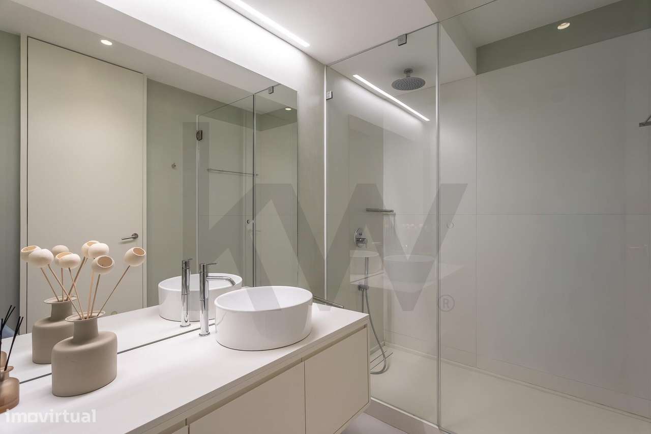 Apartamento T3 Renovado no Condomínio Torres de Lisboa | Laranjeiras S-34