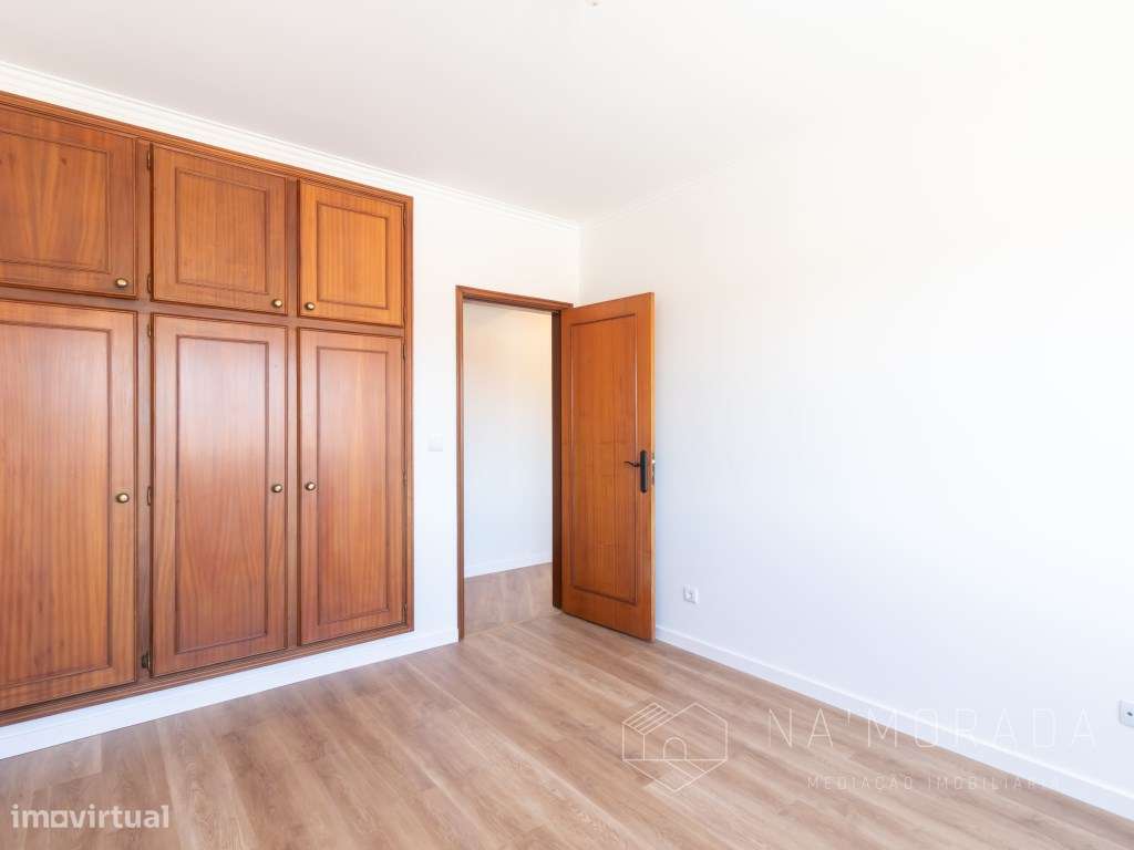 Apartamento T4 renovado para venda em Escapães, Santa Maria da Feira-12