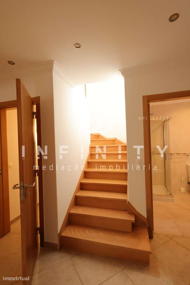 Moradia independente T4-19