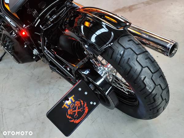 Harley-Davidson Custom - 35