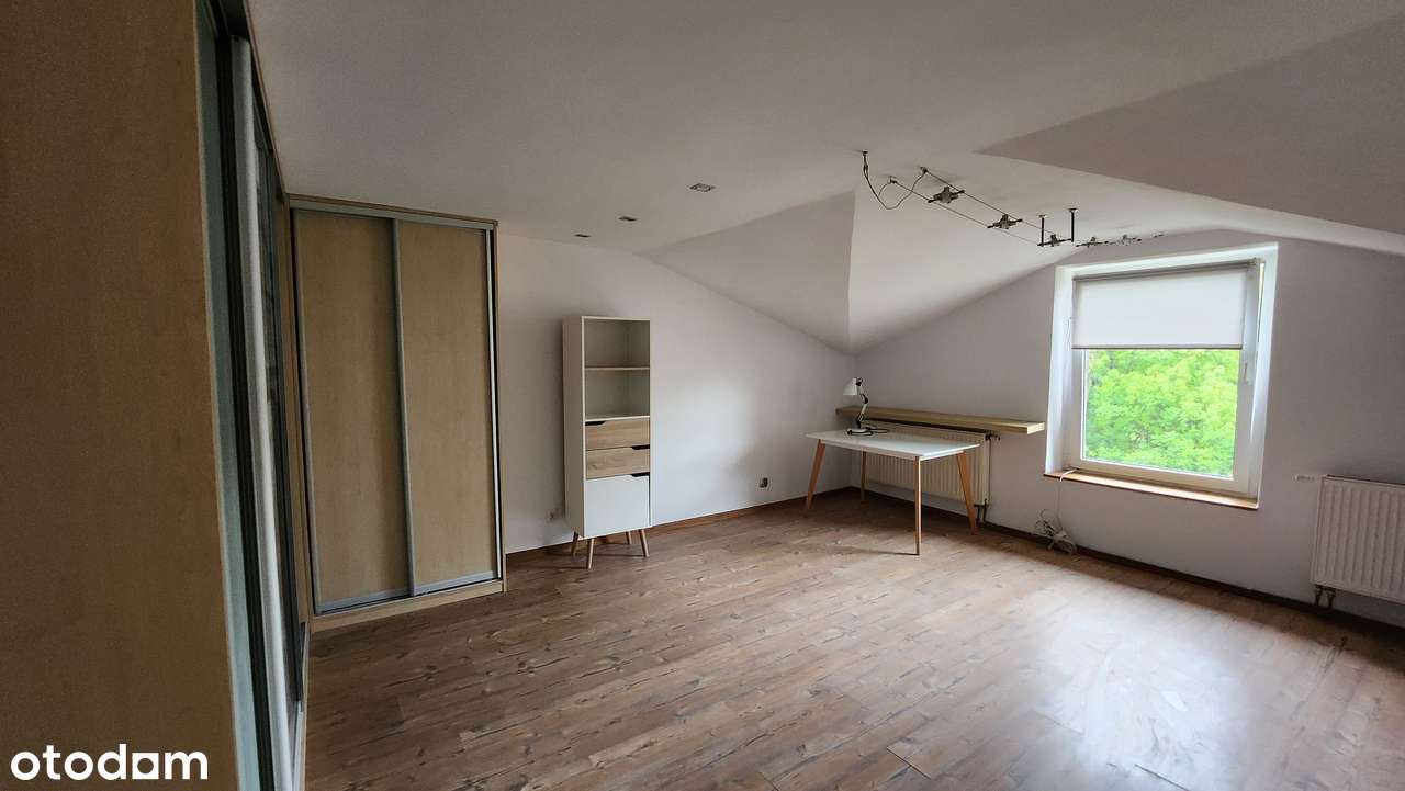 Przestronne 4-pokojowe mieszkanie z ogrzewaniem gazowym-12