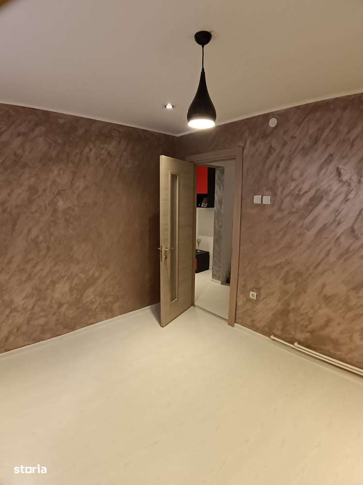 De Vanzare Apartament cu 2 camere zona Viziru 3-6