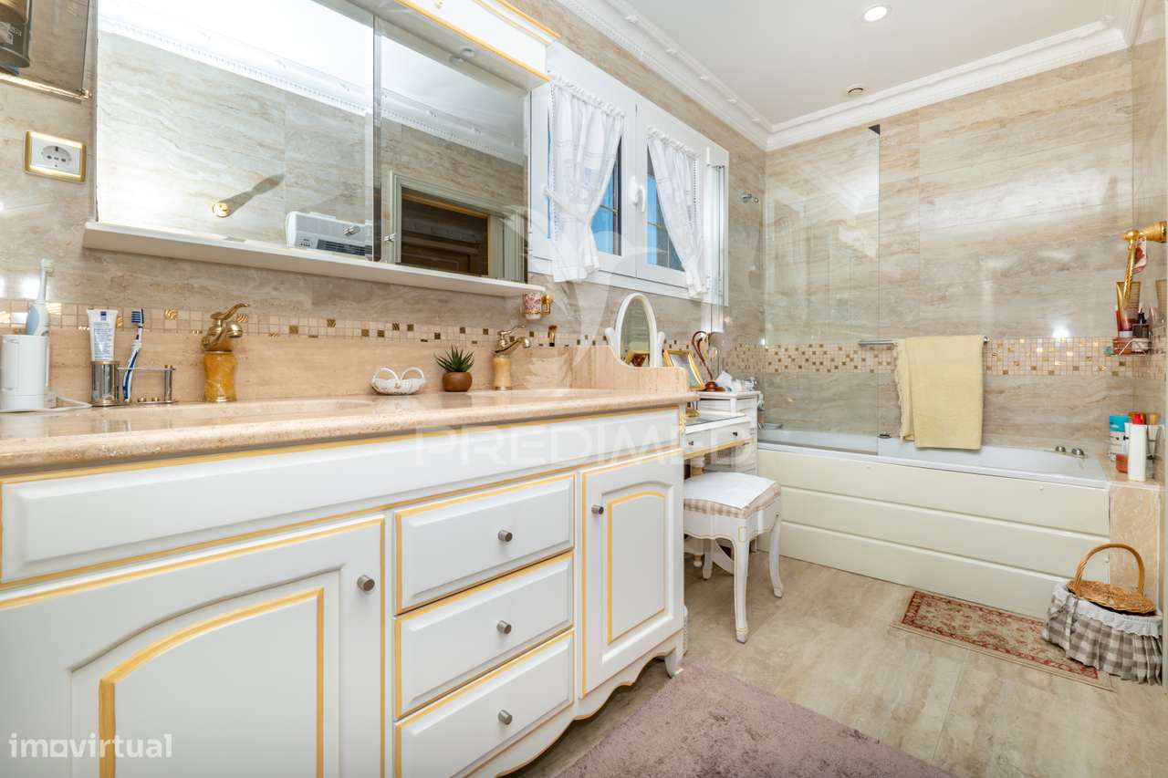 Moradia Individual T5 com Elevador e Terreno – Merelim S. Paio, Braga - Grande imagem: 5/36